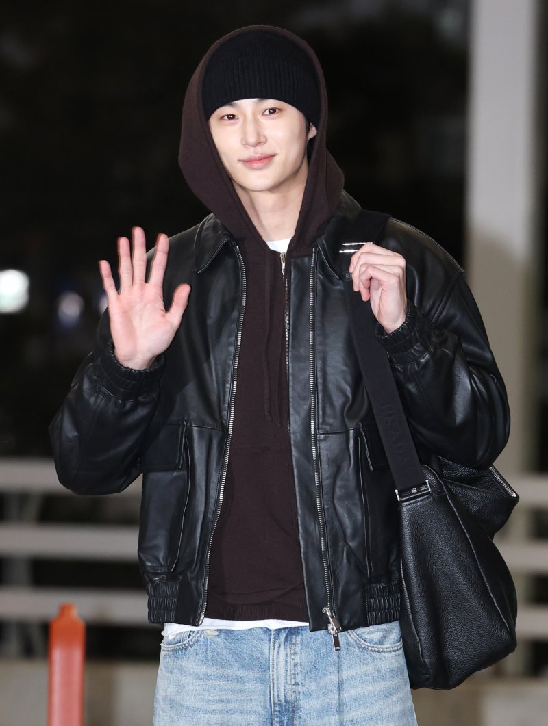 [뉴스1 ★]변우석, AAA출국…비주얼은 AAA+++