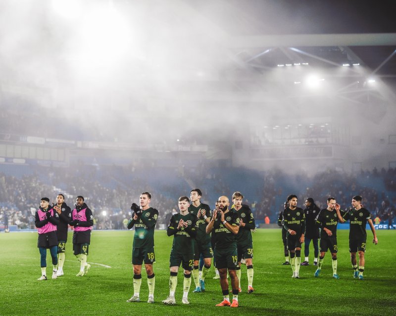 브라이턴과 0-0으로 비긴후 김지수 포함 브렌트퍼드 선수단. (브렌트퍼드 SNS 캡처)