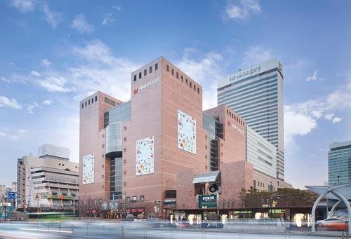 백화점 맞수 롯데-신세계 1위 경쟁…40여년만에 순위 바뀔까 (출처=연합뉴스)