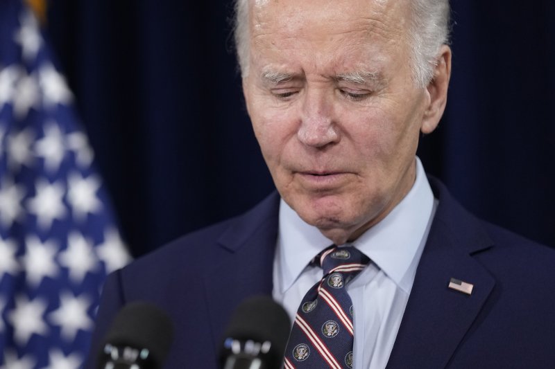 바이든 대통령은 29일(현지시간) 성명을 내고 "오늘 미국과 세계는 비범한 지도자, 정치인, 인도주의자를 잃었다"라고 말하고 있다. AP 뉴시스