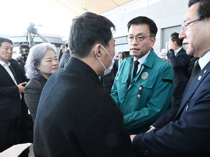 최상목 "장례절차 내가족 일처럼 지원…6개 항공사 101대 특별안점점검"