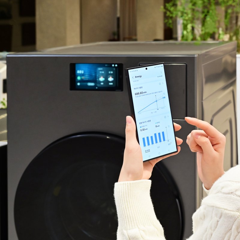 스마트싱스로 '비스포크 AI 콤보'의 에너지 사용량을 확인하고 있다. 삼성전자 제공