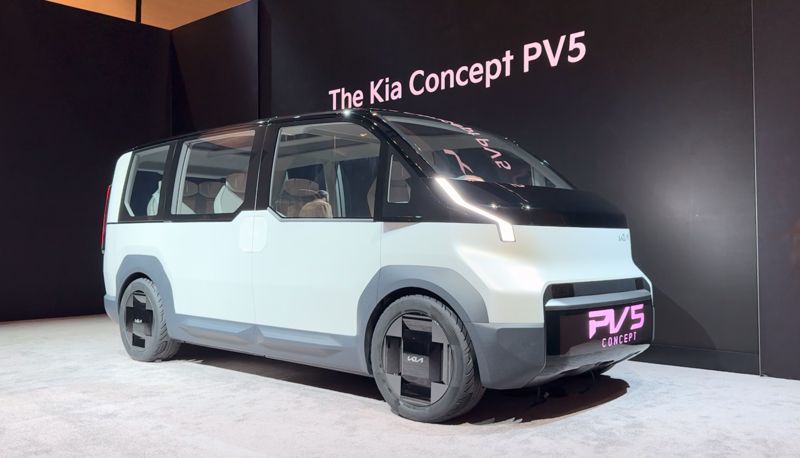 지난해 1월 미국 라스베이거스에서 열린 CES 2024 당시 공개한 기아 PV5 콘셉트 차량. 사진=최종근 기자