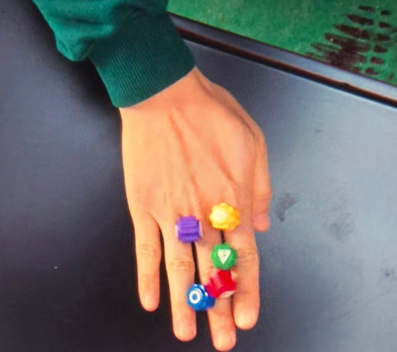 [서울=뉴시스] '오징어게임2' 공기놀이. (사진 = 박종남 씨 인스타) 2025.01.01. photo@newsis.com *재판매 및 DB 금지