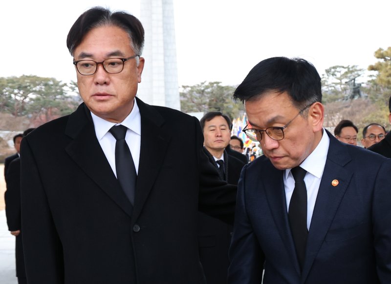 최상목-정진석, 나란히 국회 가나..鄭, 6일 국조위 출석 예정