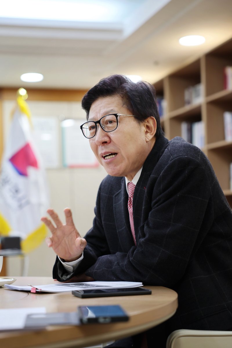 "내달 글로벌허브 특별법 통과시켜 민생 어려움 해소할 것" [다시, 희망 2025 부산]