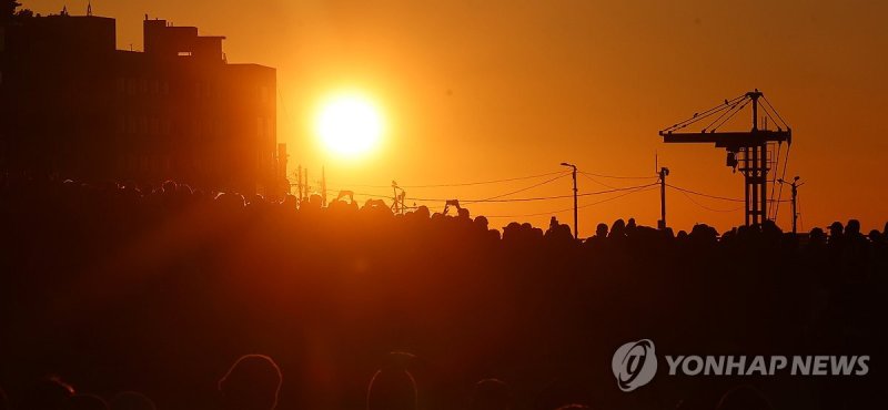 부산 새해 첫 해돋이 (출처=연합뉴스)