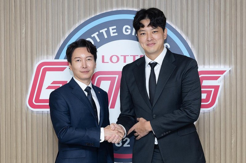 김원중의 포크볼 꽂히니 롯데 살아난다... 4월 ERA '0' 마무리 대박이네!