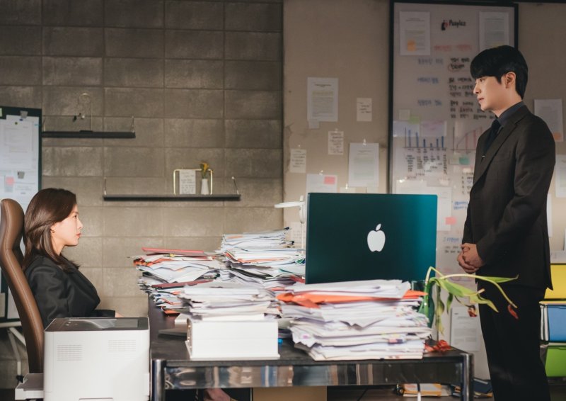 이준혁, '앙숙' 한지민 비서됐다…구박 받으며 고군분투 [N컷]