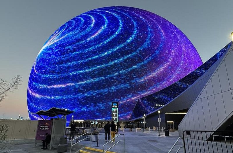 라스베이거스 공연장 스피어(Sphere) 야간 모습 (출처=연합뉴스)