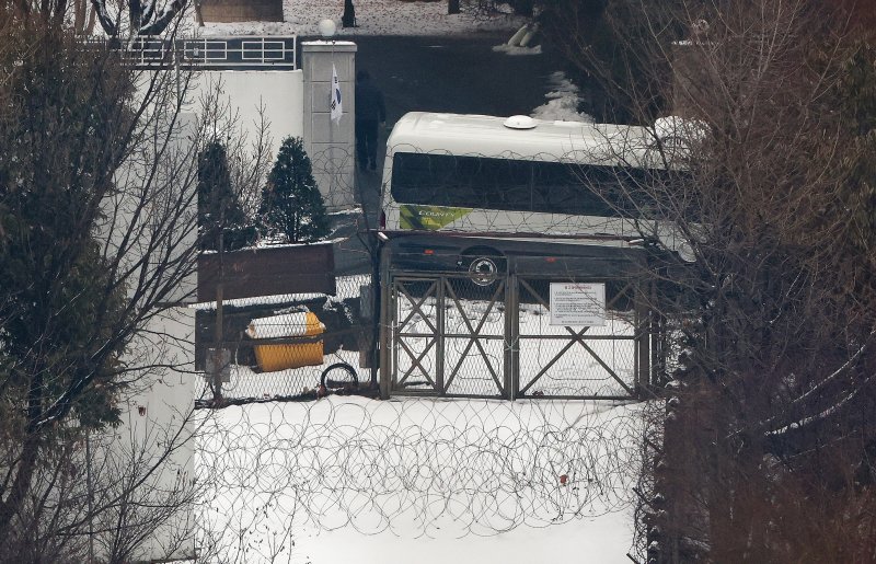 윤석열 대통령의 체포영장 유효기간 만료를 앞둔 5일 서울 용산구 한남동 대통령 관저 인근 출입구에 철조망이 설치돼 있다. 2025.1.5/뉴스1 ⓒ News1 박지혜 기자