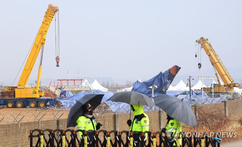 비 내리는 무안국제공항 (출처=연합뉴스)