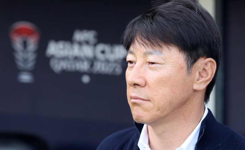 뒤통수 맞고도 감동 신태용 "상식적 이해 어렵지만, PSSI 결정 수용"