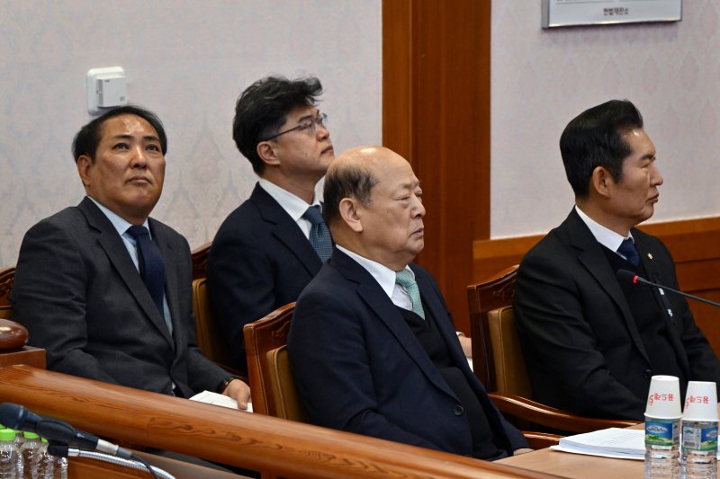 국회 측 