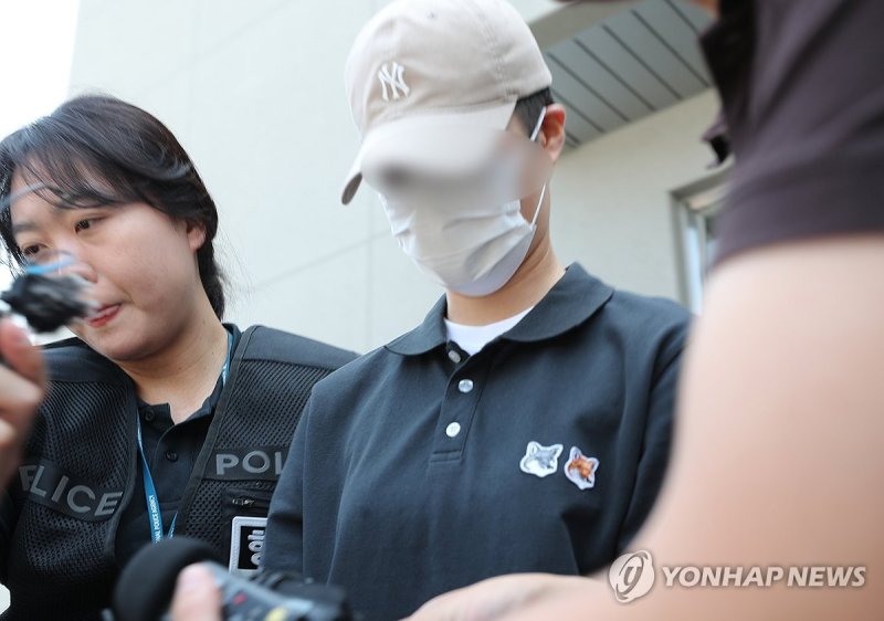 구속 심사 마친 '얼차려 훈련병 사망' 중대장 (출처=연합뉴스)