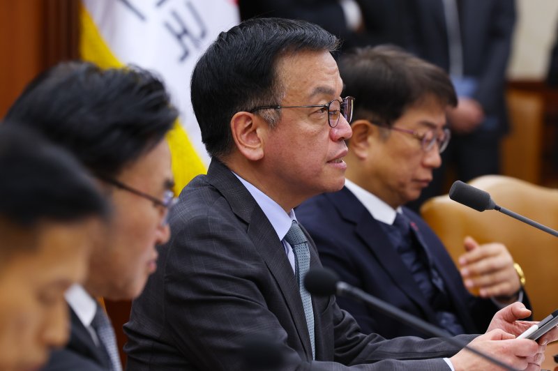 "민생체감도 높여라"…상반기에만 민생, 경기진작 60조 재정 투입