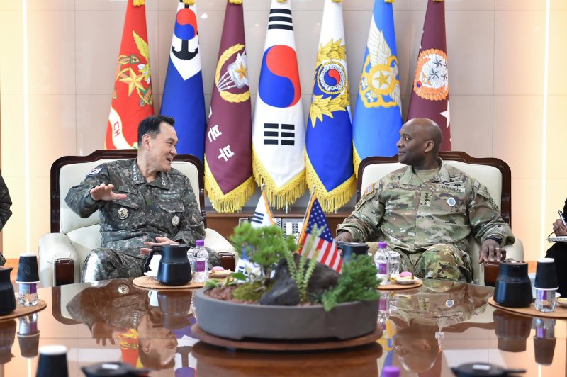 주한미군 사령관, 브런슨의 '한반도 항모론' 전개의 속내는?