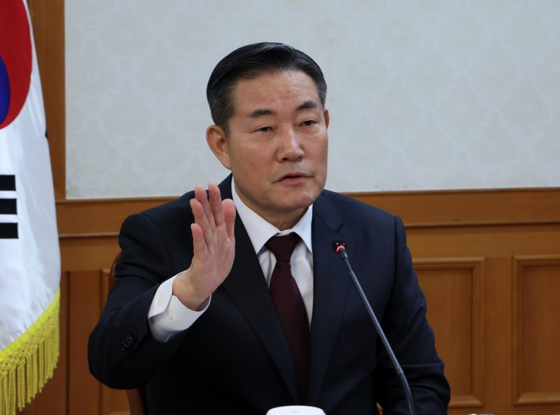 [서울=뉴시스] 배훈식 기자 = 신원식 국가안보실장이 지난해 12월14일 오후 서울 종로구 정부서울청사에서 열린 국가안전보장회의(NSC)에서 발언하고 있다. 2024.12.14. dahora83@newsis.com