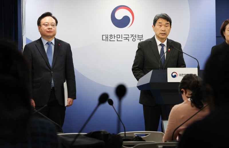 ‘정부 끝내 항복‘ 복귀한 전공의 수련할 수 있도록 1년 제한 풀고 입영 유예