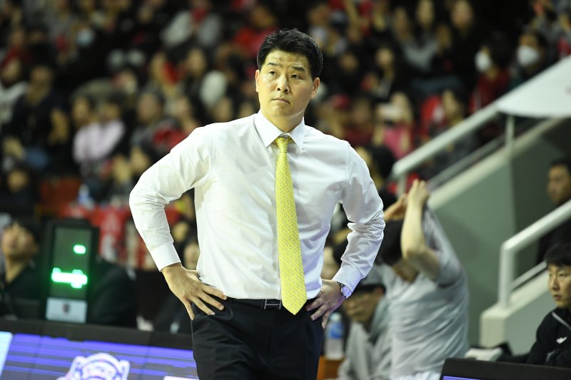 [서울=뉴시스]프로농구 LG 조상현 감독. (사진=KBL 제공)