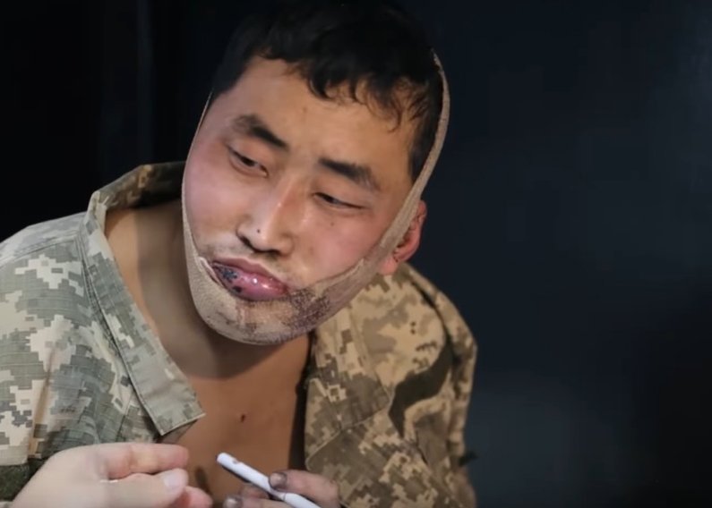 우크라이나 보안국(SBU)은 생포된 북한군 2명의 모습을 담은 영상을 지난 11일(현지 시간) SNS를 통해 공개했다. 사진=우크라이나 보안국 페이스북 캡처·뉴시스