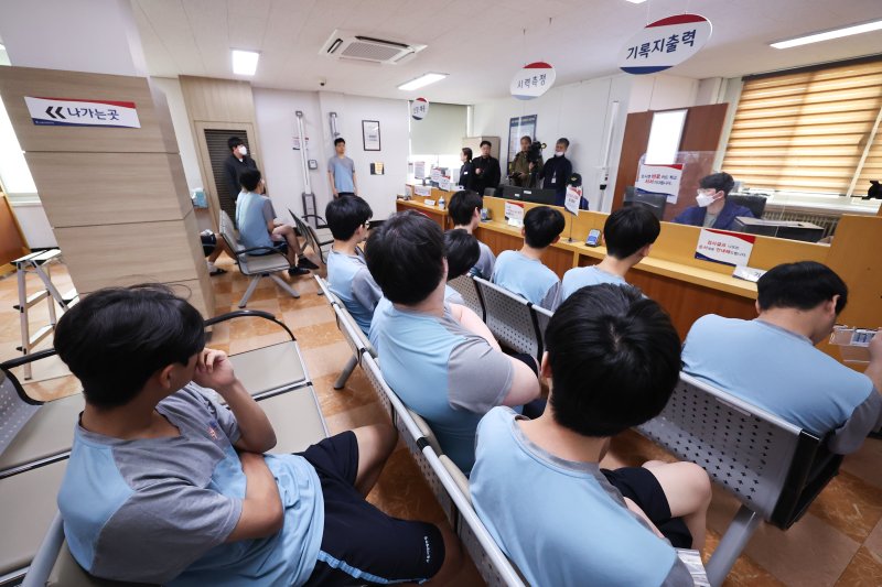 병무청 '2006년생 병역판정검사' 오늘 시작 "12월까지 22만명 대상"