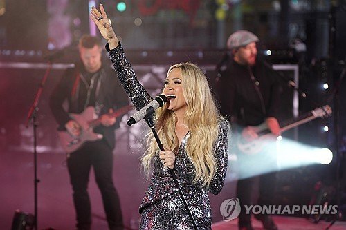 공연중인 캐리 언더우드 (출처=연합뉴스)