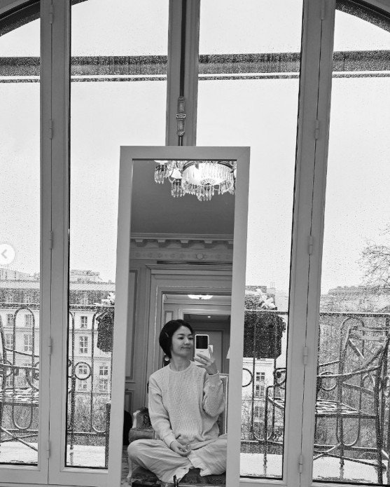 43세 송혜교, 쇼트커트에 동글안경…동안인데 더 어려졌네 [N샷]