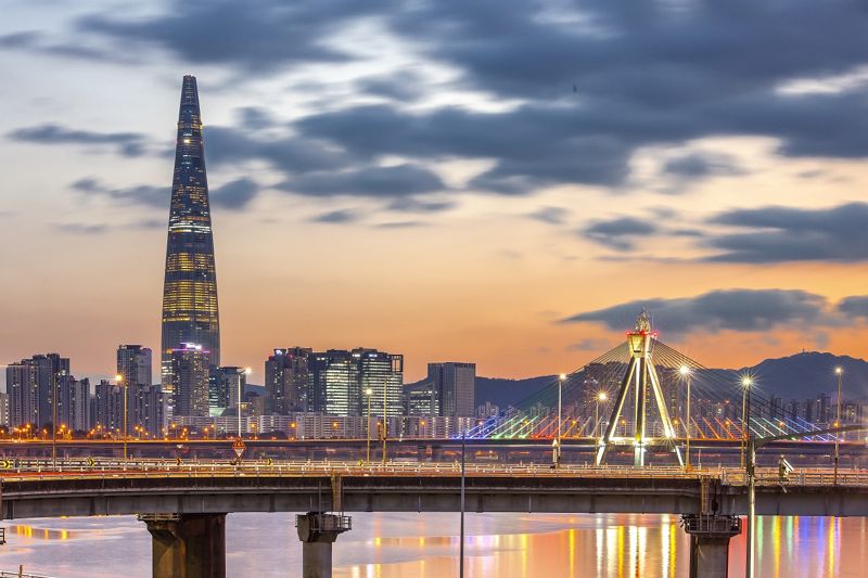 도심 한가운데서 감상하는 특별한 일출, 최고의 미식 경험까지