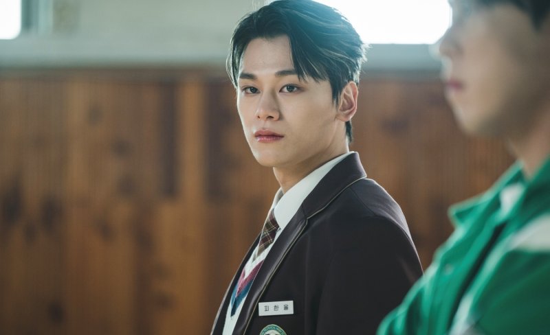 '스터디그룹' 차우민, 황민현 맞서는 싸늘한 눈빛