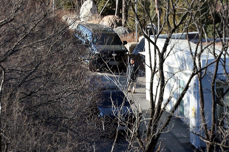 내란 우두머리 혐의로 체포된 윤석열 대통령을 태운 차량 행렬이 15일 오전 서울 용산구 한남동 대통령 관저를 빠져나와 과천 공수처 조사실로 향하고 있다. 2025.1.15/뉴스1 ⓒ News1 황기선 기자