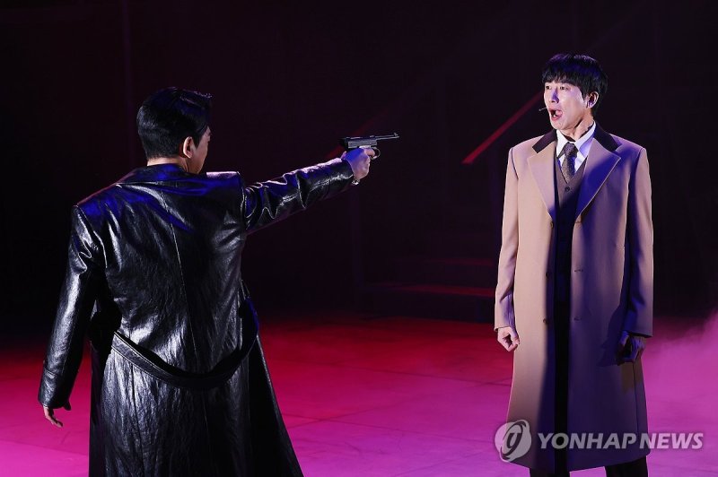 시와 총칼 (출처=연합뉴스)