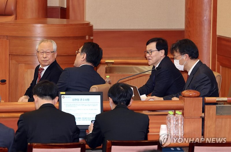 2차 변론기일 출석한 윤 대통령 측 변호인단 (출처=연합뉴스)