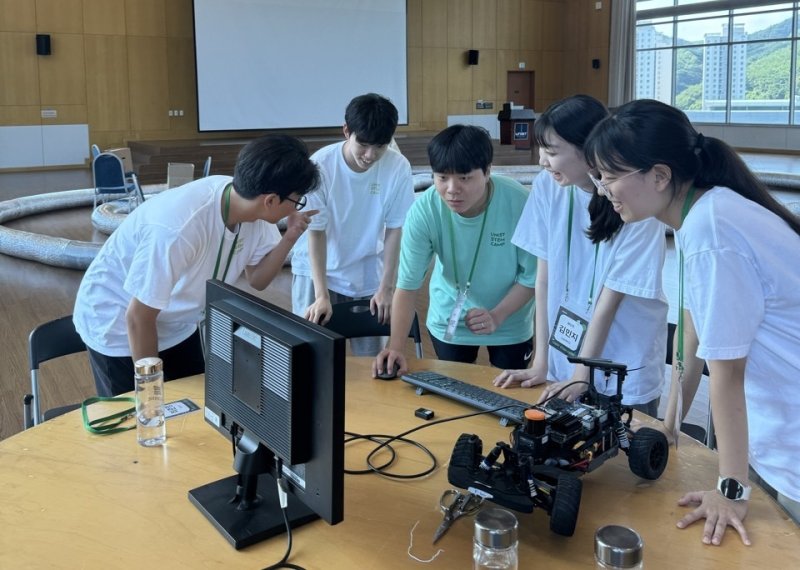 2024 UNIST STEM 캠프 모습. 유니스트 제공