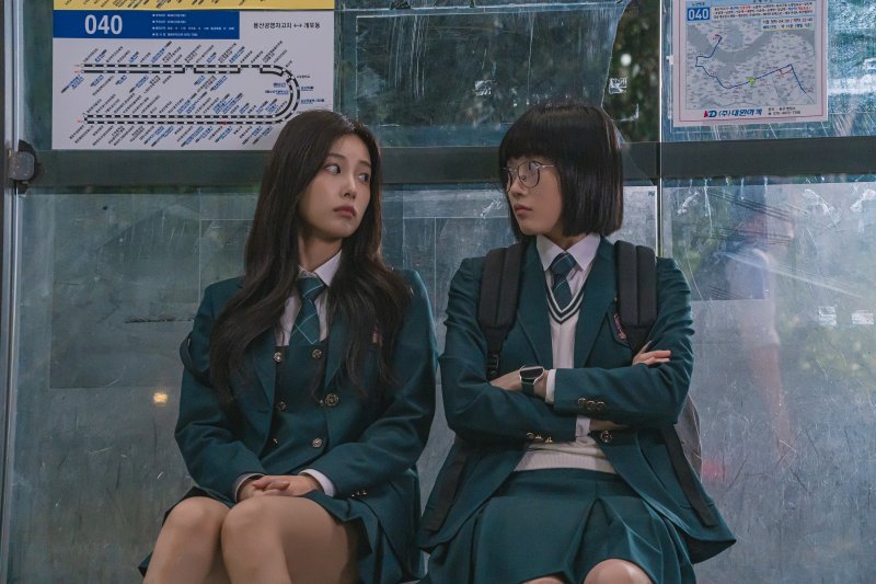 아이즈원 출신 강혜원, 다시 교복…'선의의 경쟁' 스틸 공개