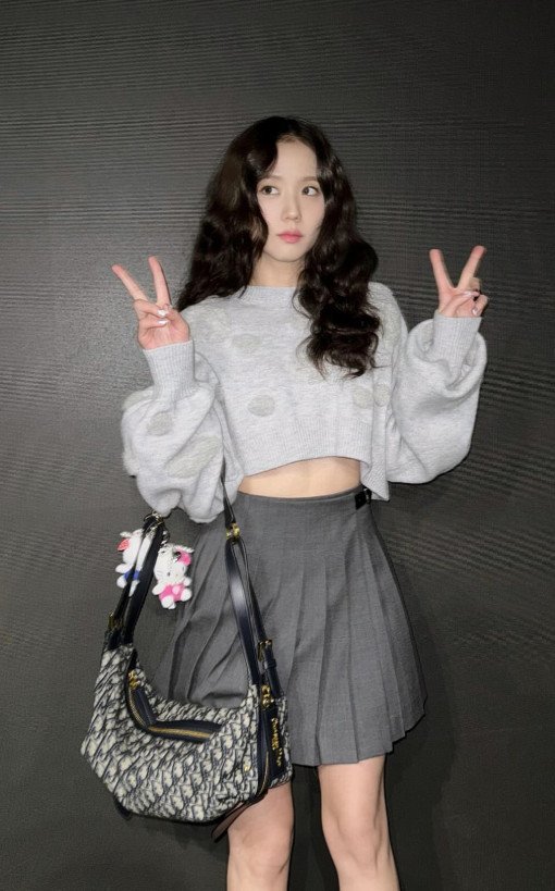 블랙핑크 지수, 크롭티에 잘록 허리 노출…인형 미모 [N샷]