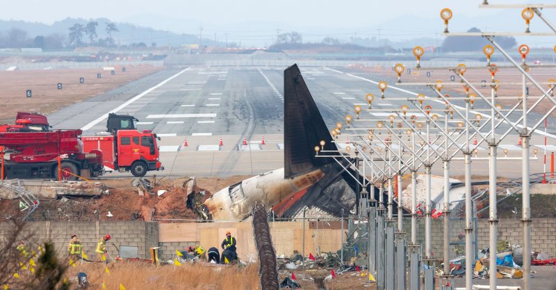 '무안공항 참사' 악성글 14명 검거...20·30이 절반