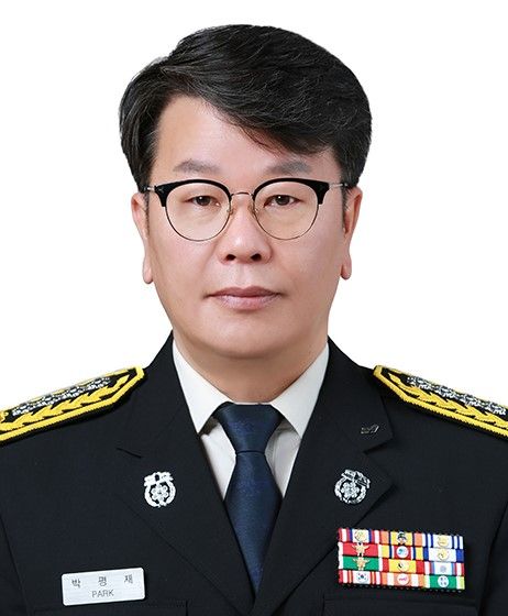 휴일 보내던 소방관, 교통사고 현장서 14개월 아이와 엄마 구조