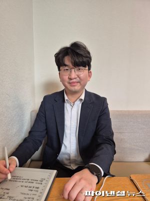 지난 18일 서울 서초구의 한 카페에서 만난 정제형 법무법인 이공 변호사가 인터뷰를 하고 있다. 사진=김동규 기자