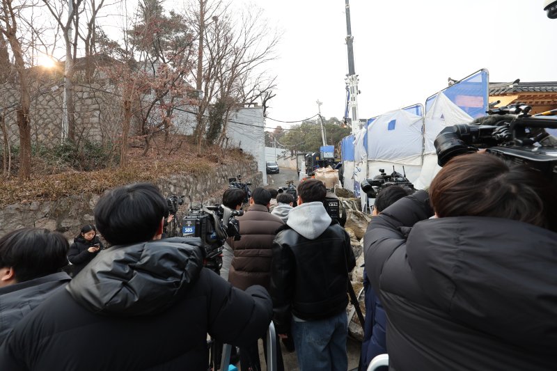 경찰, '안가 CCTV 확보' 압수수색 또 무산..."집행사유불능서 제출"