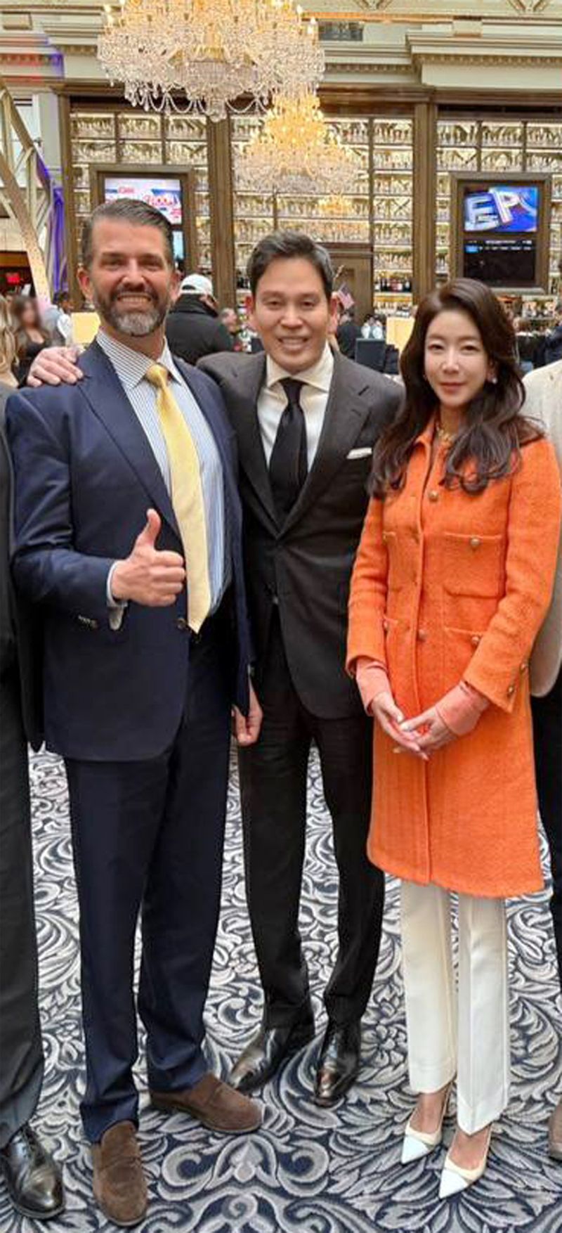 '한달 새 두번 트럼프 만난' 정용진, 美 핵심인사들과 민간 외교