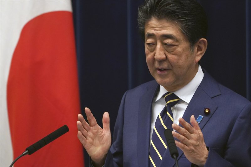 [도쿄=AP/뉴시스]2020년 3월 28일 당시 총리였던 고 아베 신조가 도쿄 총리 관저에서 발언하고 있다. 2025.01.22.