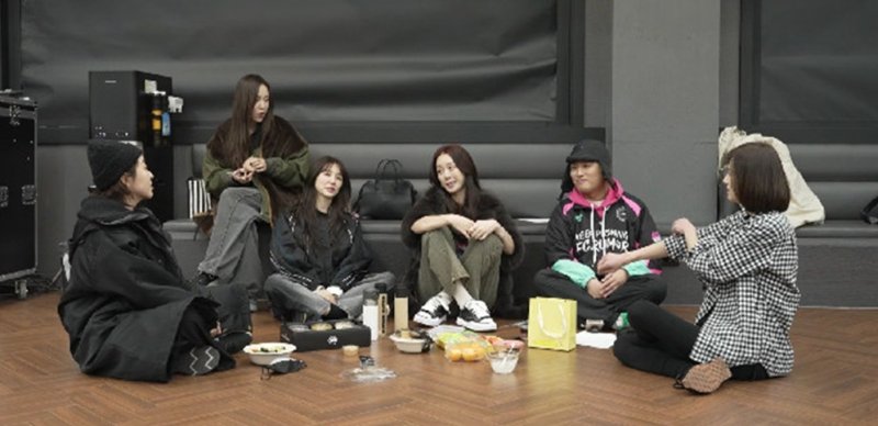 40대 베이비복스, '전참시' 완전체 출격…MV 촬영전 영양제+테이핑