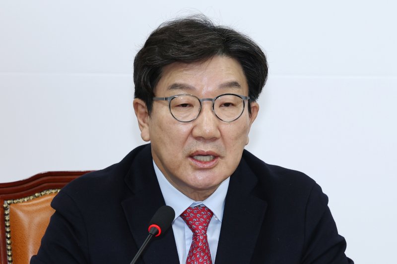 권성동 "이재명, 정치는 히틀러·경제는 차베스처럼"