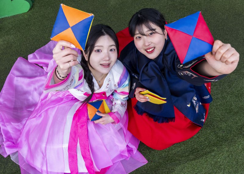 추억의 전통놀이 하고 불꽃 보며 소원도 빌자 [즐거운 설]