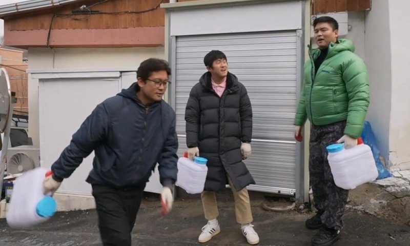 '나혼자산다' 호장기, 김대호 새집서 재회…약수통 들고 인왕산行