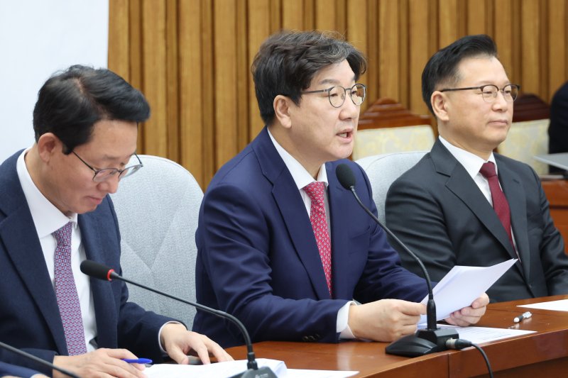 권성동, 이재명 회견에 "정치인으로 비애감…단 한줄도 믿을 수 없어"