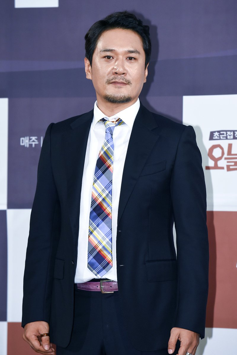 '尹 대통령 지지' JK김동욱, 검찰 조사 받는다…외국인 정치 활동 금지건