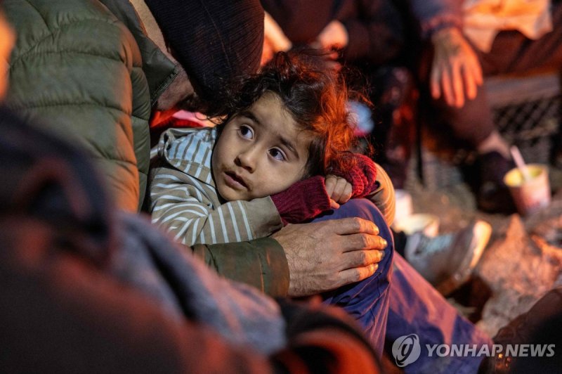 미국-멕시코 국경을 넘은 아프가니스탄 난민들 (출처=연합뉴스)