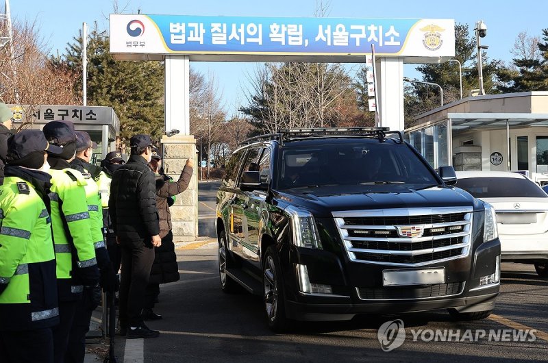 검찰, 내달 6일까지 尹구속 연장 신청…주말께 방문조사 전망(종합)